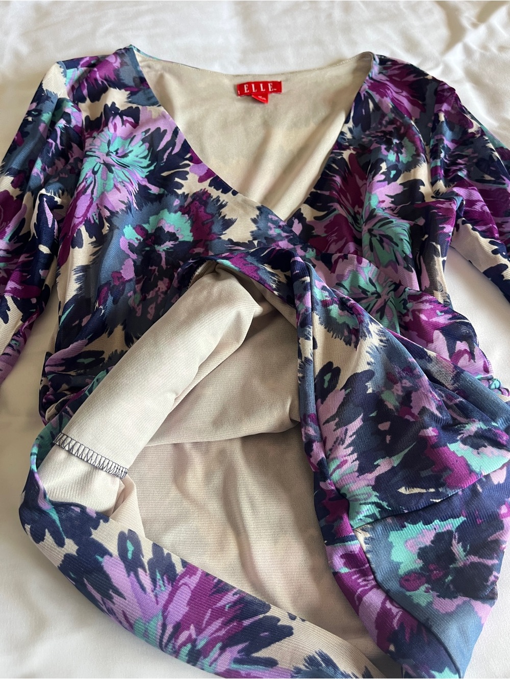 ELLE Size M Teal and Purple Floral Faux-Wrap V-Neck Ruched Top - Picture 15 of 16
